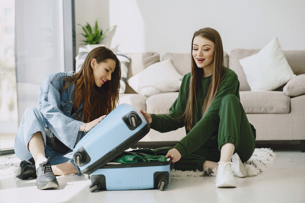 TRAVEL TIPS: TAKING YOUR HAIR EXTENSIONS ON THE ROAD